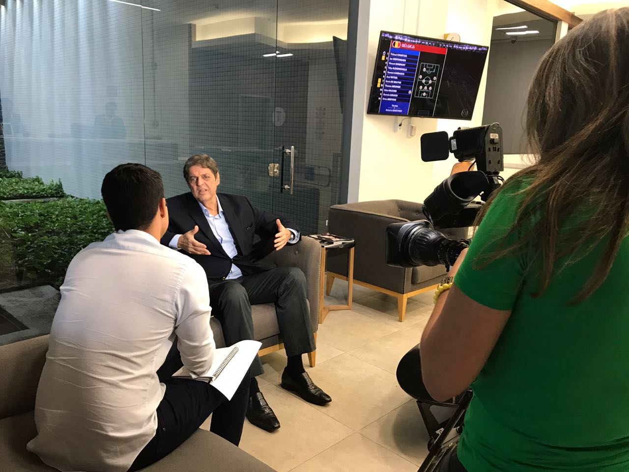 
Entrevista de Renato Cunha, Presidente do SINDAÇÚCAR/PE, sobre a possibilidade da venda direta de etanol hidratado aos postos, na sede da Rede Globo Nordeste, dia 02/julho/2018