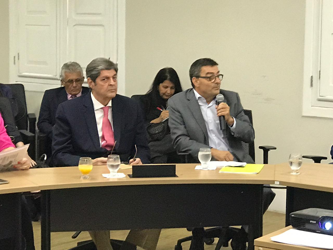 
Renato Cunha, Presidente do SINDAÇÚCAR/PE, participando, a convite da FIEPE, de reunião com o Embaixador da Suíça no Brasil, </br>realizada no SDEC - Secretaria do Desenvolvimento Econômico do Estado com o Secretário Bruno Schwambach, dia 19/fevereiro/2019