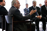 Com o Presidente da República, Michel Temer, Presidente do SINDAÇÚCAR/PE, Renato Cunha, participando em companhia dos membros do Fórum Nacional Sucroenergético, do lançamento da Nissan do automóvel a célula de hidrogênio tendo como fonte o etanol, no Palácio do Planalto em Brasília, dia 13/dezembro/2016