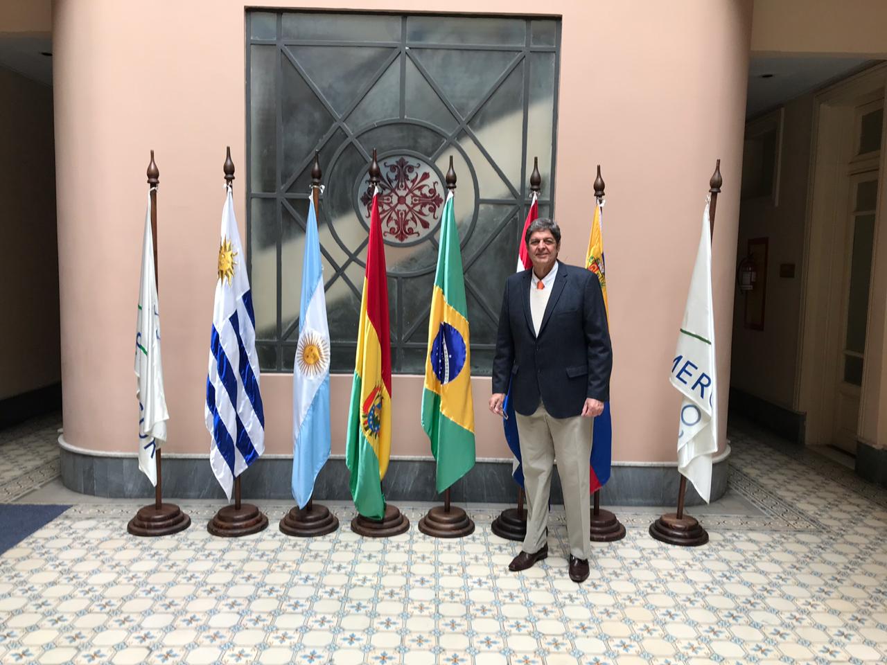 
Em Montevidéu/Uruguai, Renato Cunha, Presidente do SINDAÇÚCAR/PE, acompanhando a Coalizão Empresarial Brasileira da CNI nas negociações do MERCOSUL - União Européia, dia 12/setembro/2018