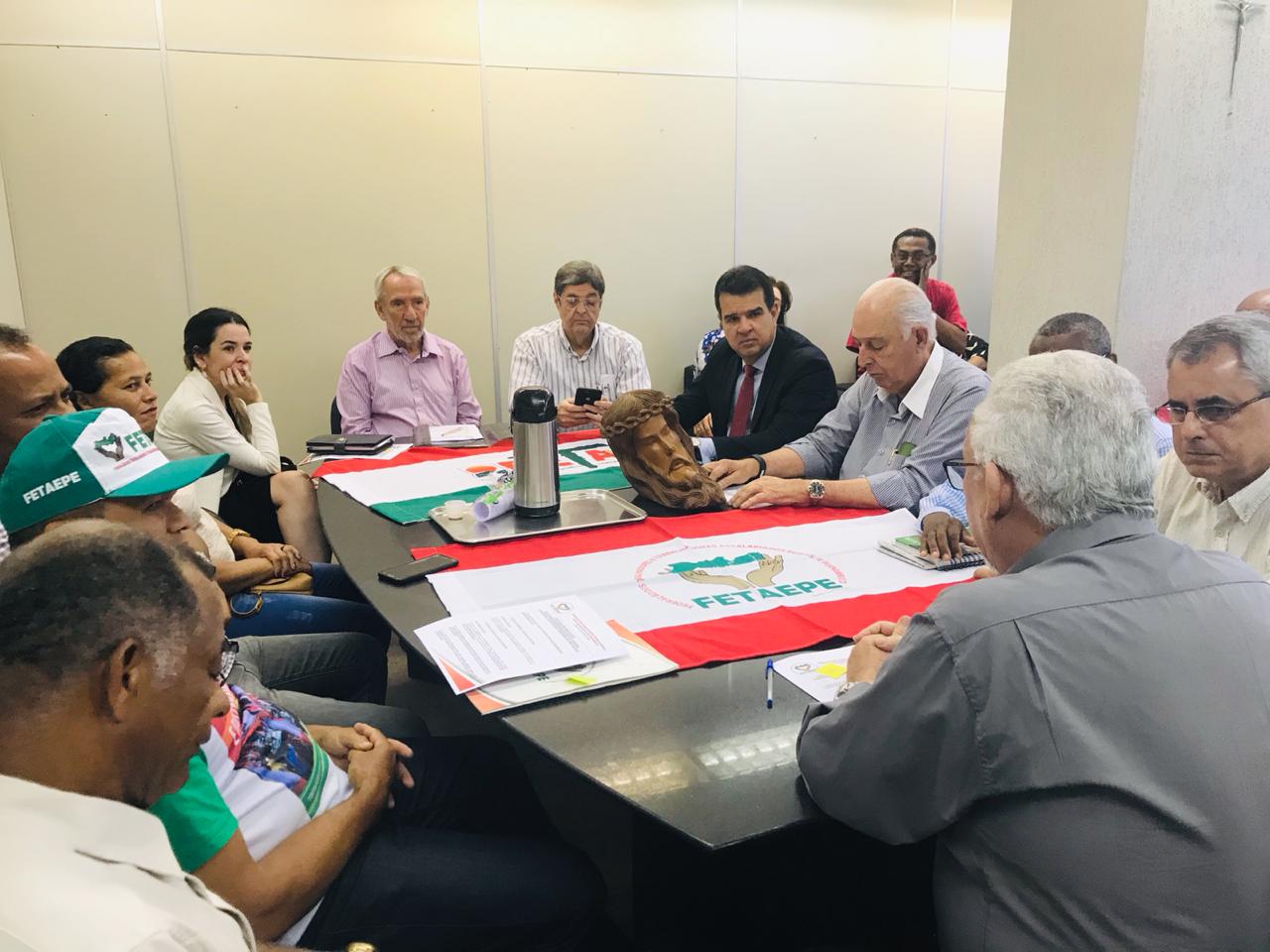 
Renato Cunha, Presidente do SINDAÇÚCAR/PE, participando da abertura das negociações da Convenção Trabalhista Rural, na Superintendência Regional do Trabalho, dia 28/setembro/2018