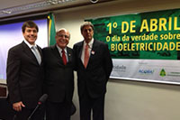Na Comissão de Energia da Câmara, André Rocha do SIFAEG, Deputado Arnaldo Jardim de São Paulo e Renato Cunha do SINDAÇÚCAR-PE.