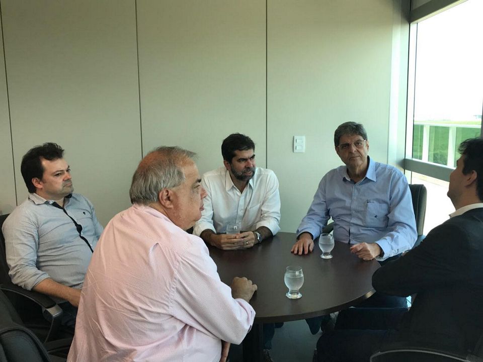 
Em visita ao Porto de Suape, o Presidente Renato Cunha e Superintendente Marcelo Guerra do SINDAÇÚCAR/PE, sendo recebidos pelo Presidente Marcos Baptista e Equipe, dia 09/março/2018