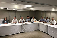 
Reunião da ESRA-Associação de Refinadores Europeus, participando Renato Cunha, Presidente, e Marcelo Cavalcanti Guerra, Superintendente SINDAÇÚCAR/PE e presentes refinadores, João Pereira/RAR, Pedro Conde/SIDUL,</br> Igor Cordeiro e Gabor Tuba da ASR, Hotel Transamérica/Recife, dia 10/julho/2018