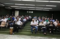 
Na Superintendência Regional do Trabalho de Pernambuco, Renato Cunha, Presidente do SINDAÇÚCAR/PE, participando da negociação do Dissídio do Trabalhador Rural, hoje, dia 10/outubro/2017

